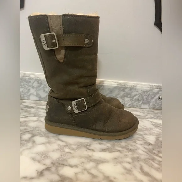 UGG AUS KENSINGTON Leather Sheepskin Brown Harness Biker Boot 5678 Women 6 - Picture 3 of 9